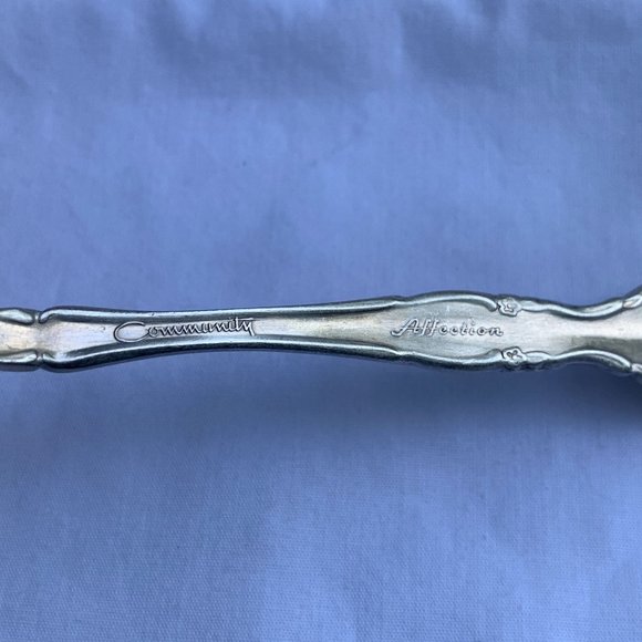 Oneida Community Affection Pattern Silver-Plate Teaspoon - 1960s - Picture 5 of 8